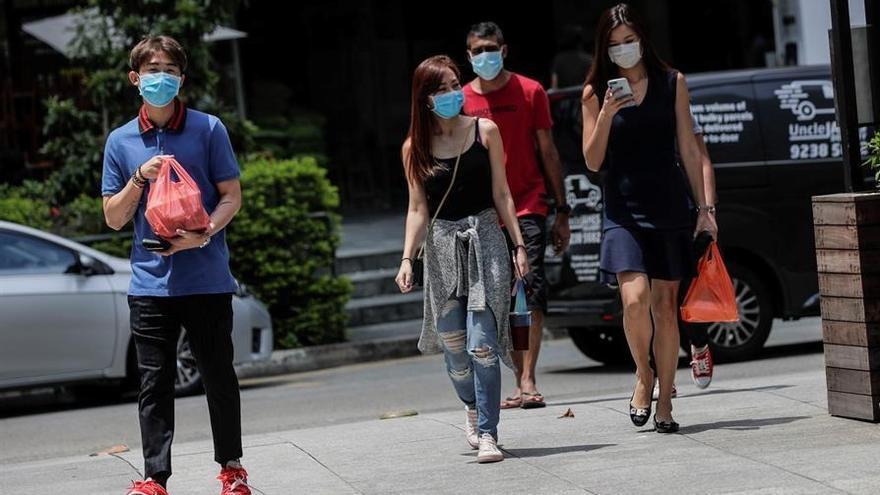 Multas de casi 200 euros en Singapur por no llevar mascarillas en la calle