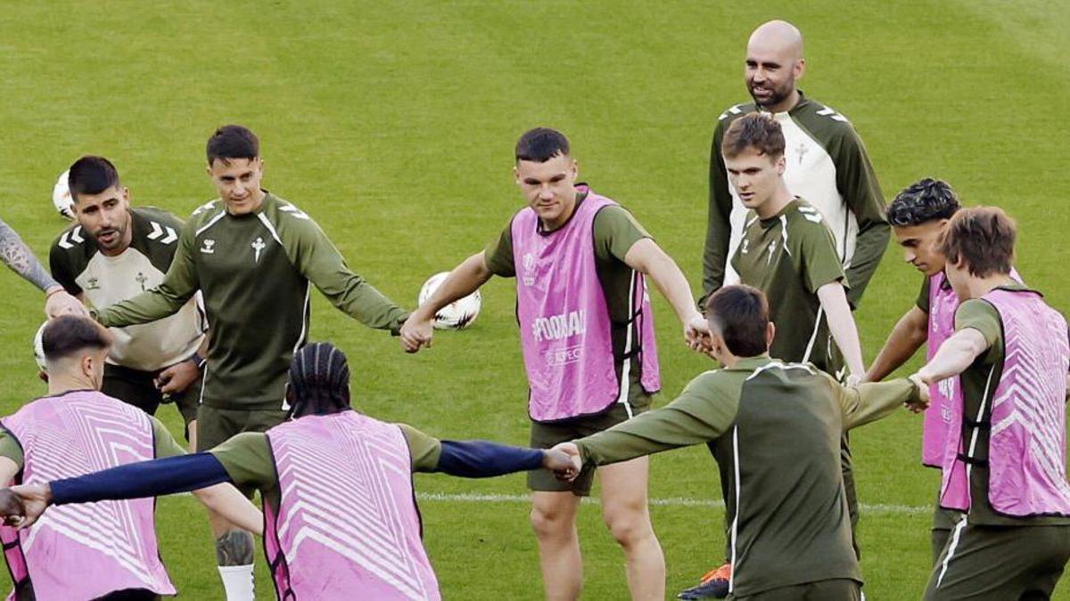 Jutglà, durante el corro del Celta en el entrenamiento. | MARTA G. BREA