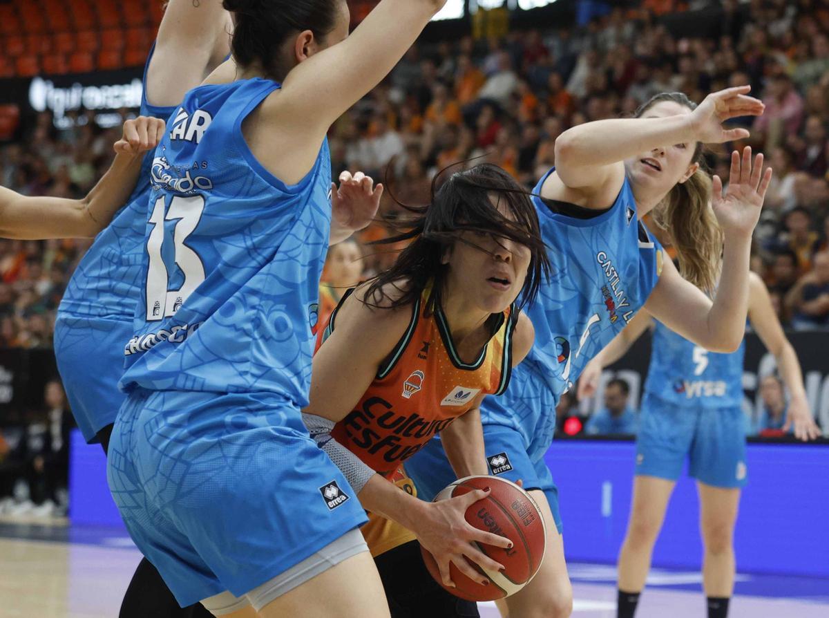 Valencia Basket - Perfumerías Avenida