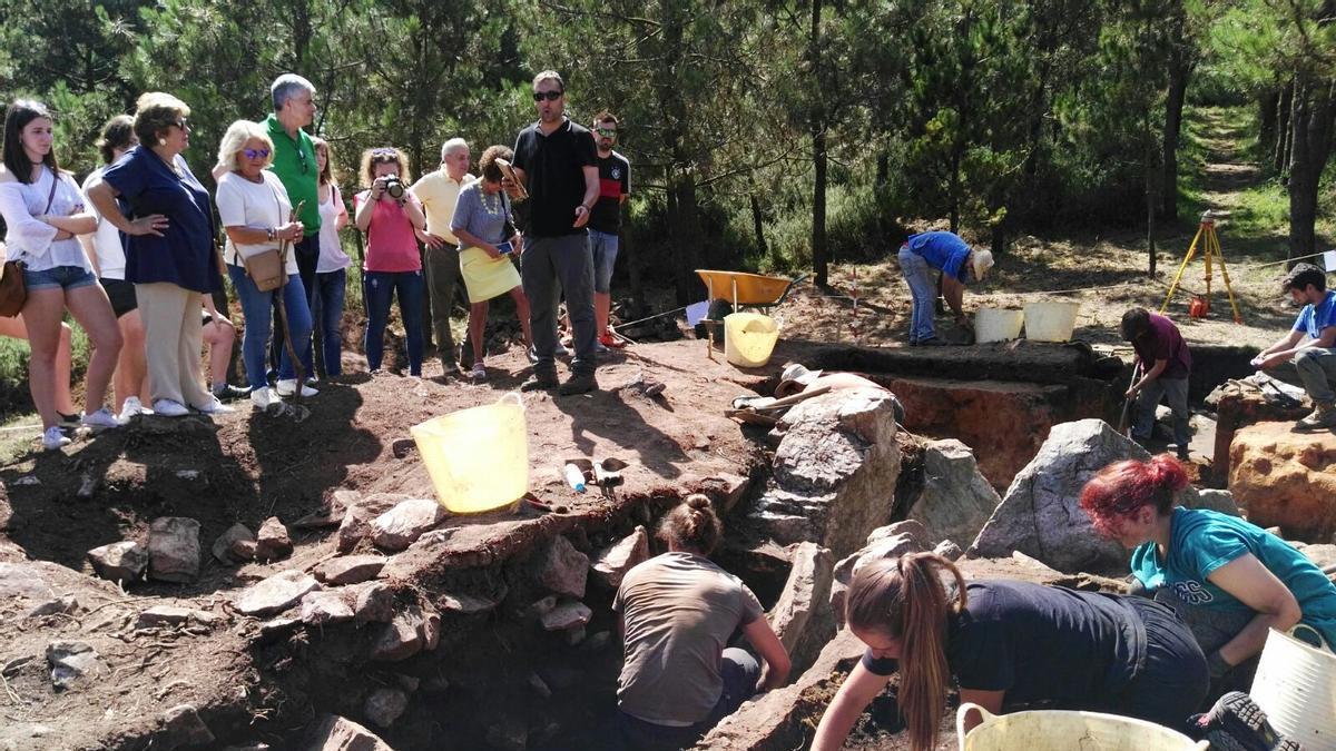 Visita guiada a las labores arqueológicas en el dolmen de La Cobertoria, en Salas.