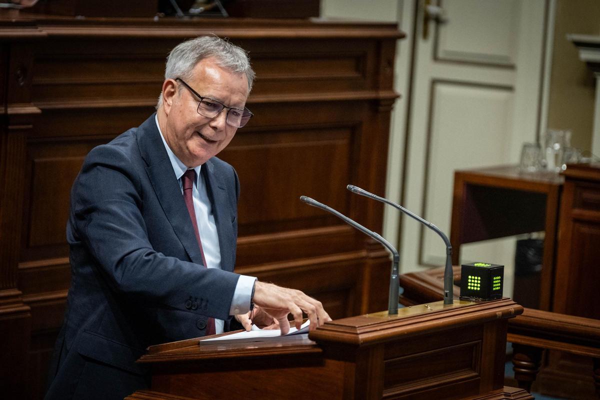 El portavoz del PSOE en el Parlamento canario, Sebastián Franquis.