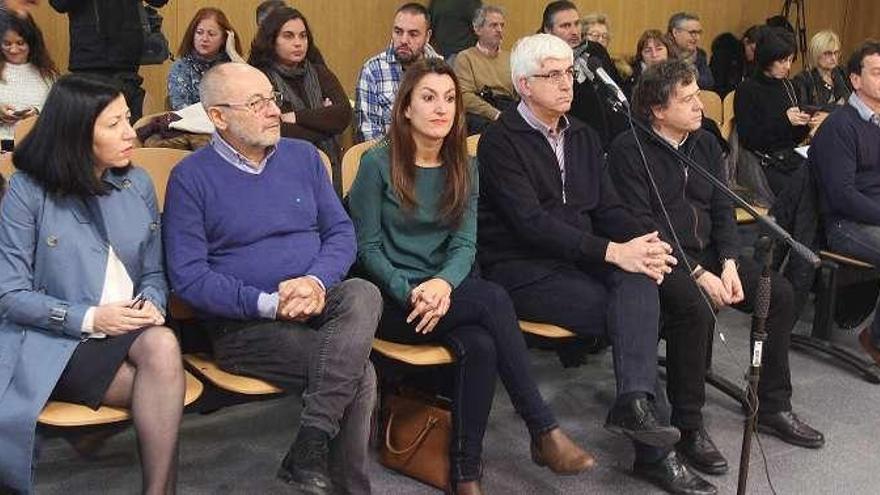 Los contratados externos niegan relación con los excargos del Concello de Ourense