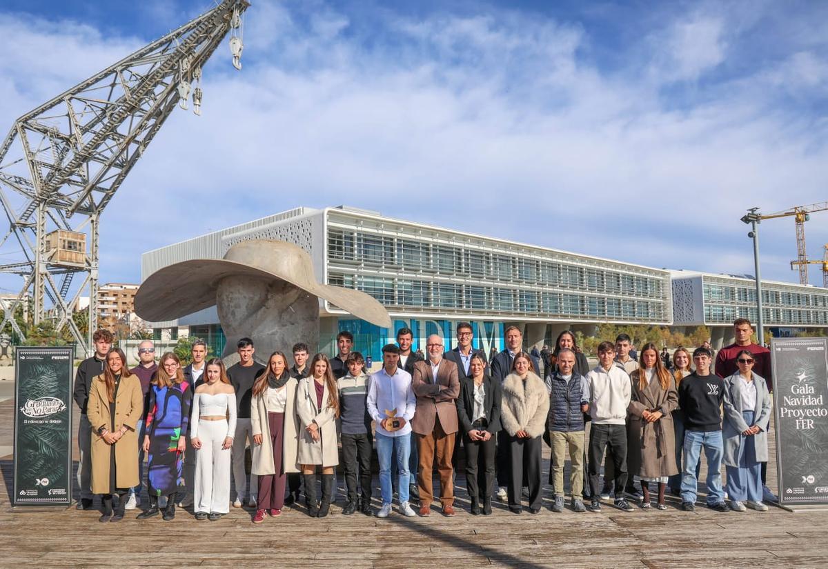 Los deportistas del Proyecto FER posaron en la tradicional foto de familia