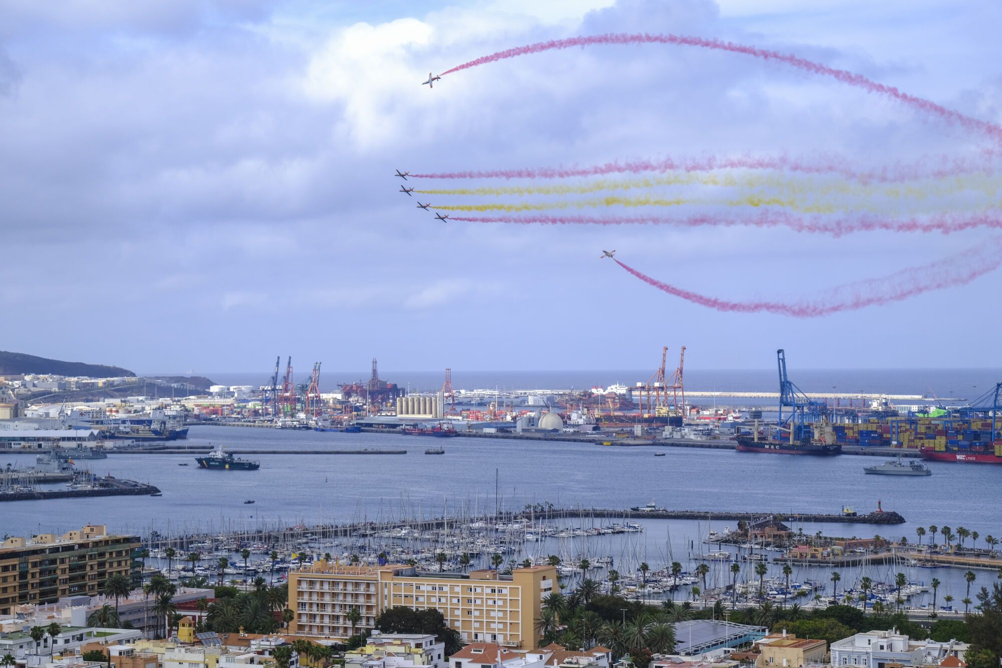 Los actos por el Día de las Fuerzas Armadas en Las Palmas de Gran Canaria, en imágenes