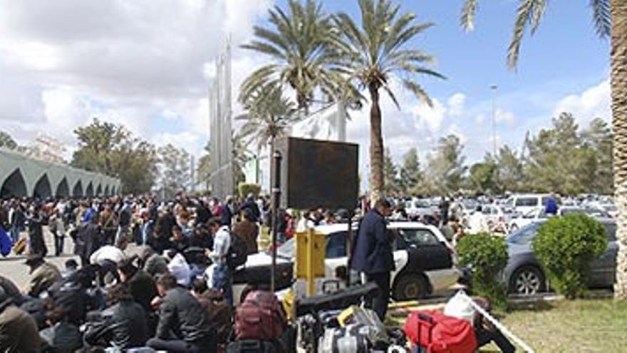 La UE se prepara para sacar de Libia a 10.000 ciudadanos comunitarios