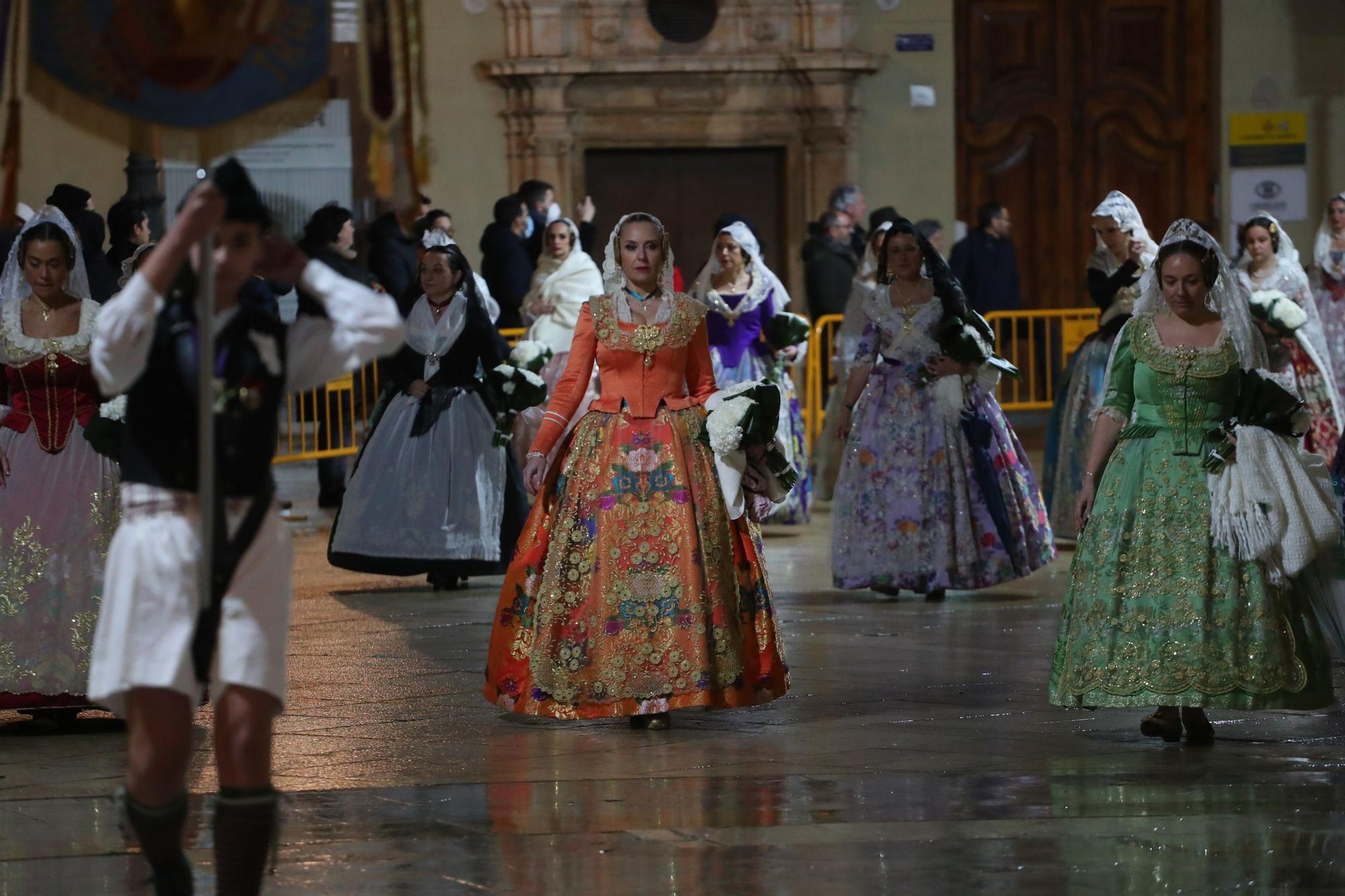 Búscate en el primer día de ofrenda por la calle de la Paz (entre las 22:00 a las 24:00 horas)