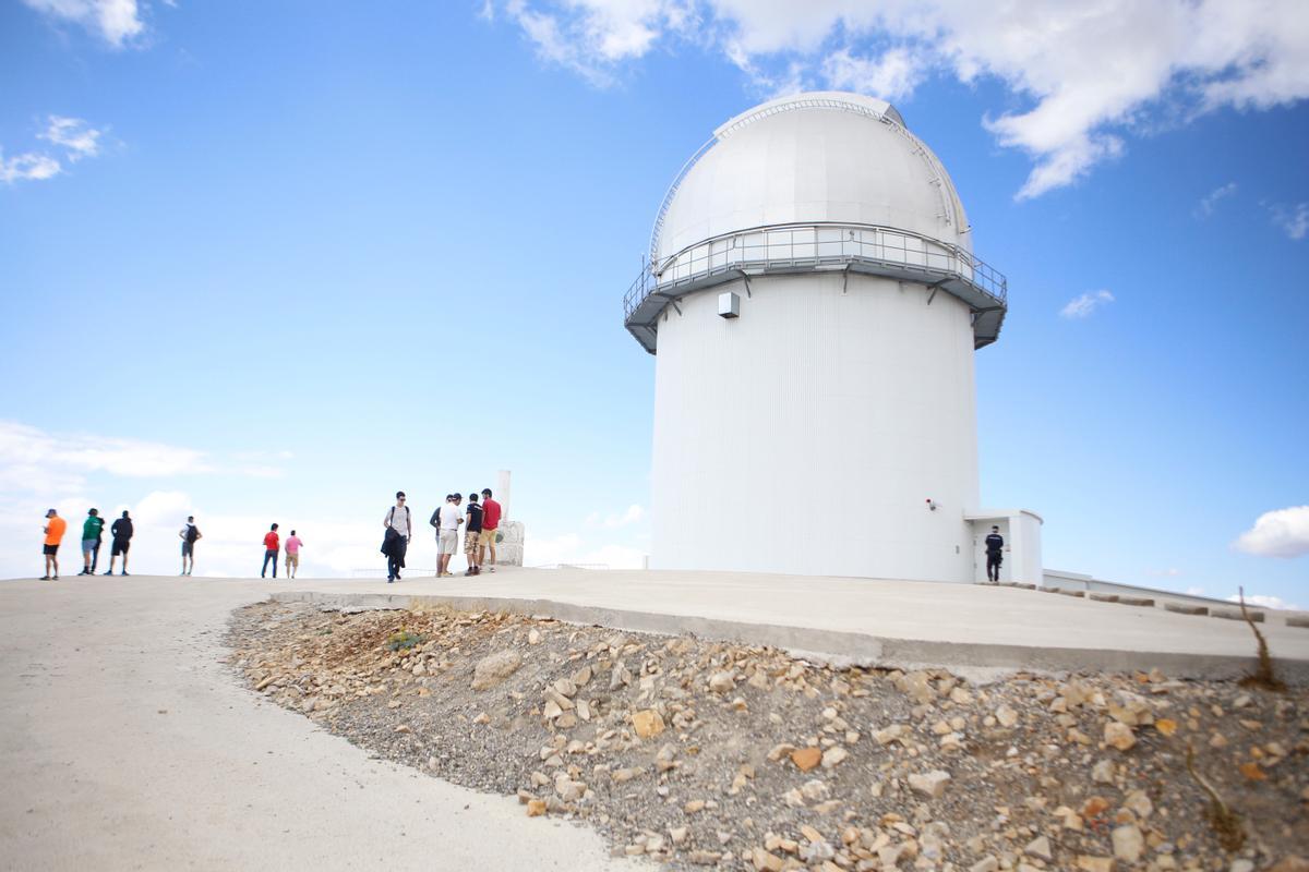 El Observatorio Astrofísico de Javalambre tiene un potente telescopio que captura imágenes del universo.
