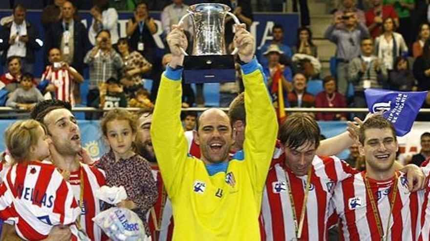 El Atlético supera al Barcelona y se lleva la Copa de balonmano