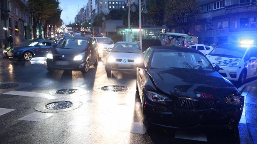 El vehículo siniestrado en la Gran Vía. // Nick