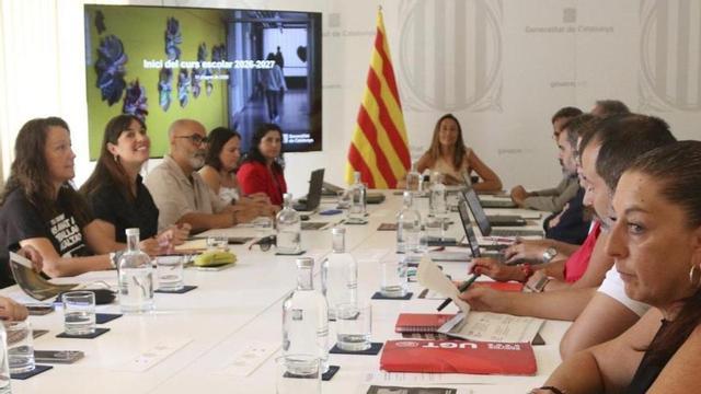 Niubó presideix avui la reunió de la taula de seguiment de l’acord educatiu amb els sindicats signants.  |  BERNAT VILARÓ / ACN
