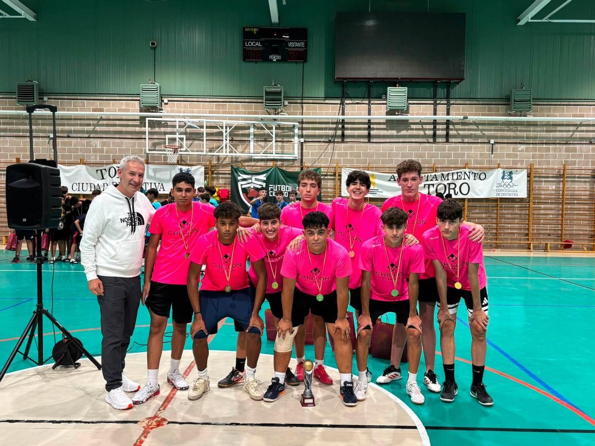 Formación de Quesos Chillón, campeón de la Liga Kids en Toro.