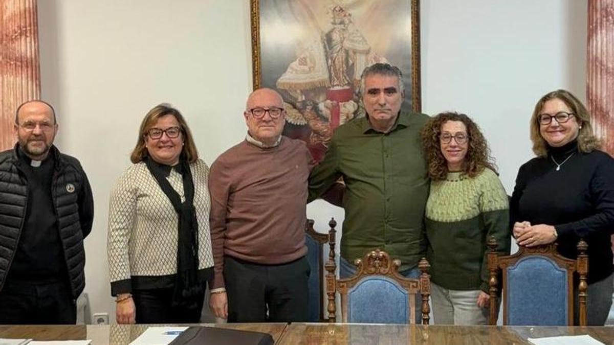 Vicente Moreno e Inmaculada Enguix, entre Cristina Aliques y Javier Andújar, a la izquierda, y Cristina Pérez, a la derecha.