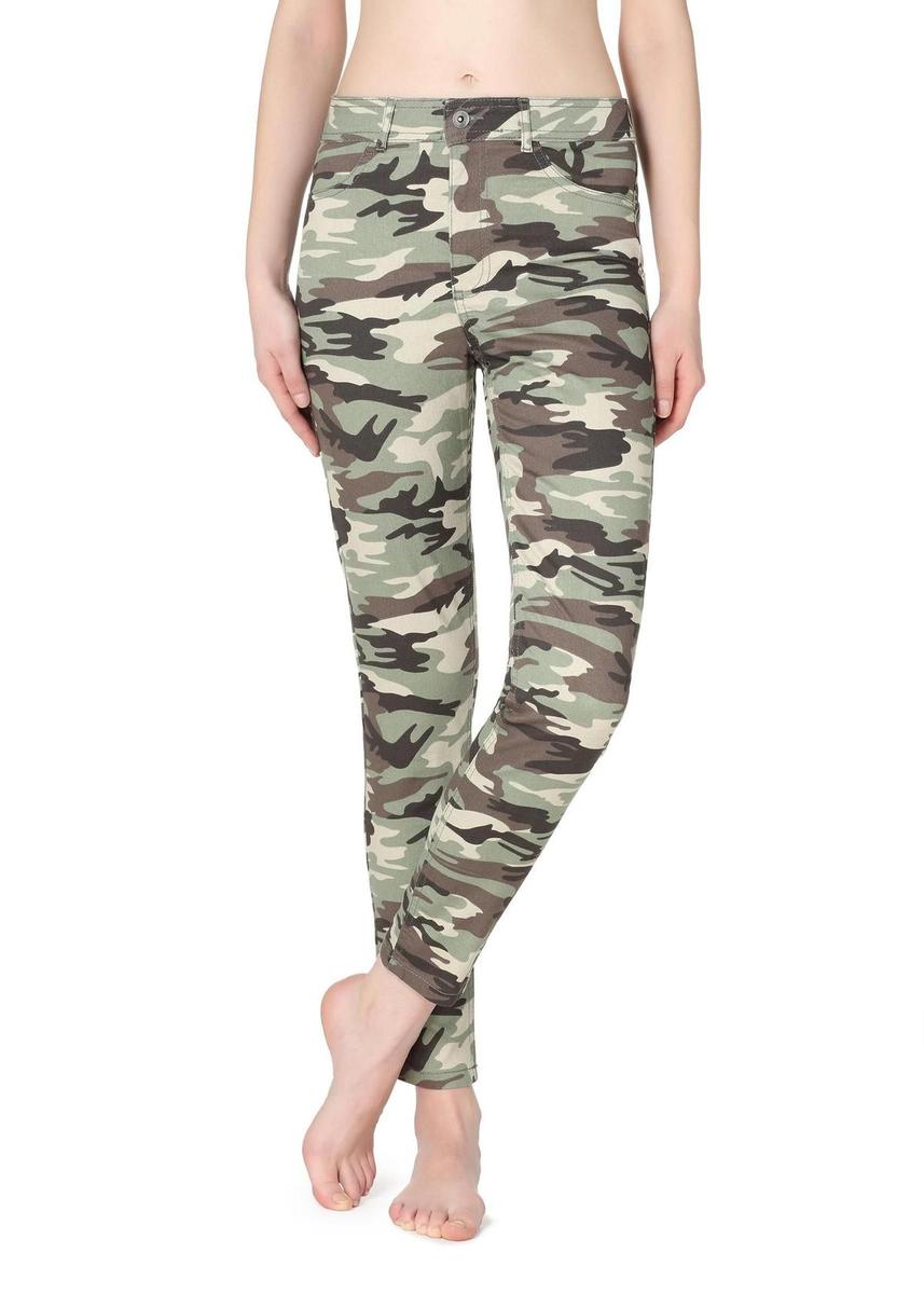 Pantalones de camuflaje, de Calzedonia