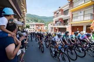 Sant Vicenç de Castellet ja està a punt per rebre dissabte el pilot de la Volta Ciclista femenina