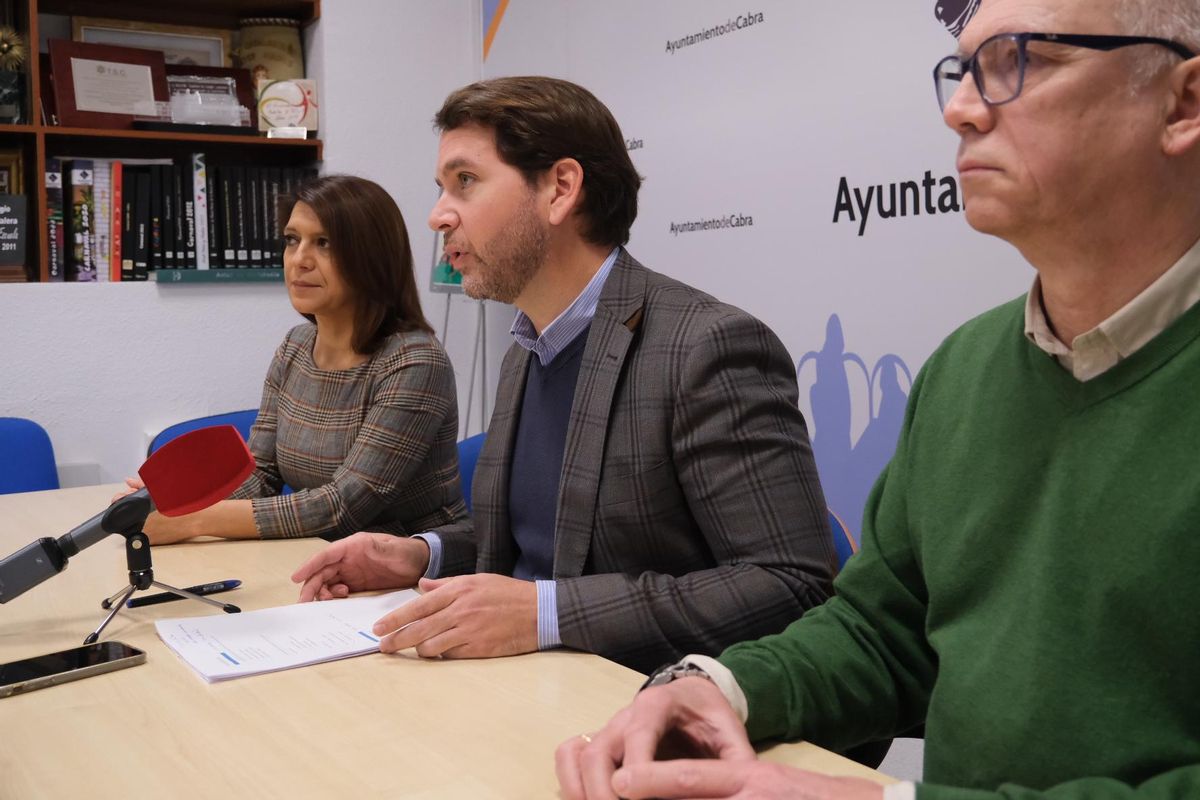 El Ayuntamiento de Cabra oferta nueve contratos a través de planes de empleo de la Junta y la Diputación.