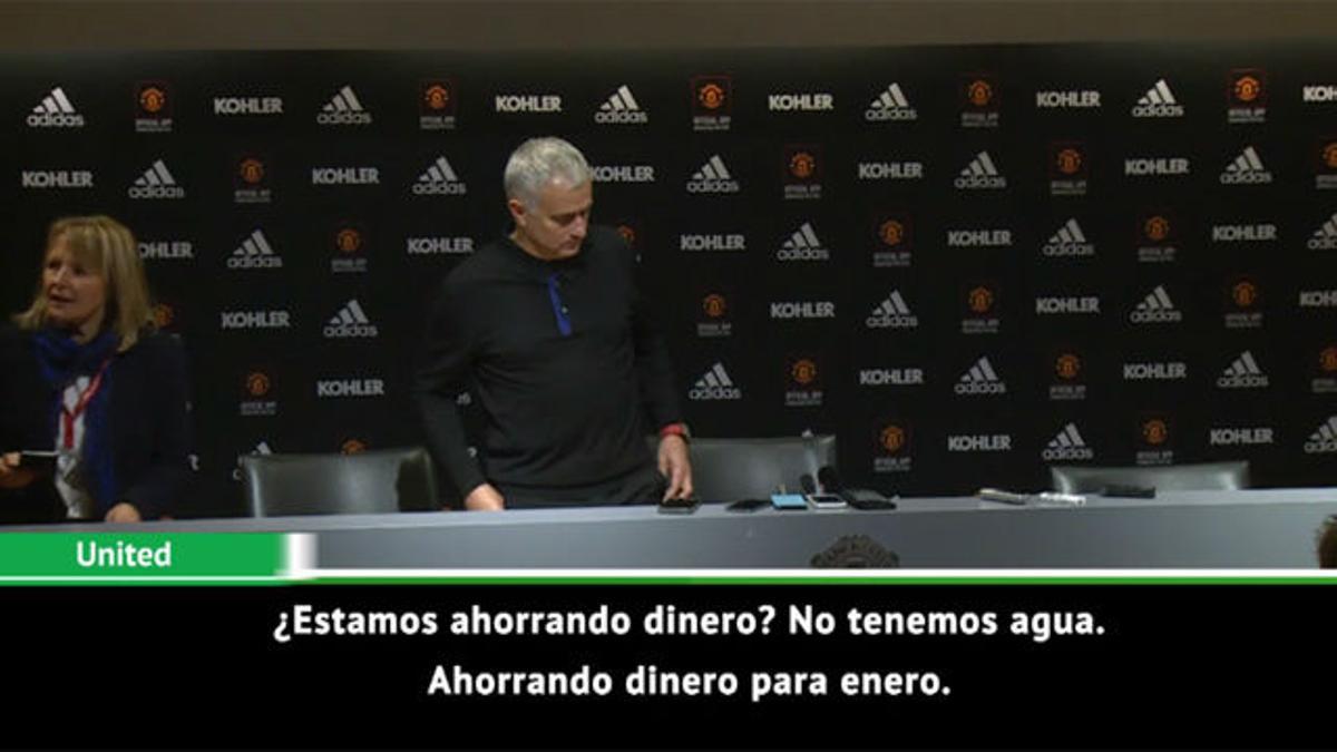 La triunfal entrada de Mourinho en la sala de prensa