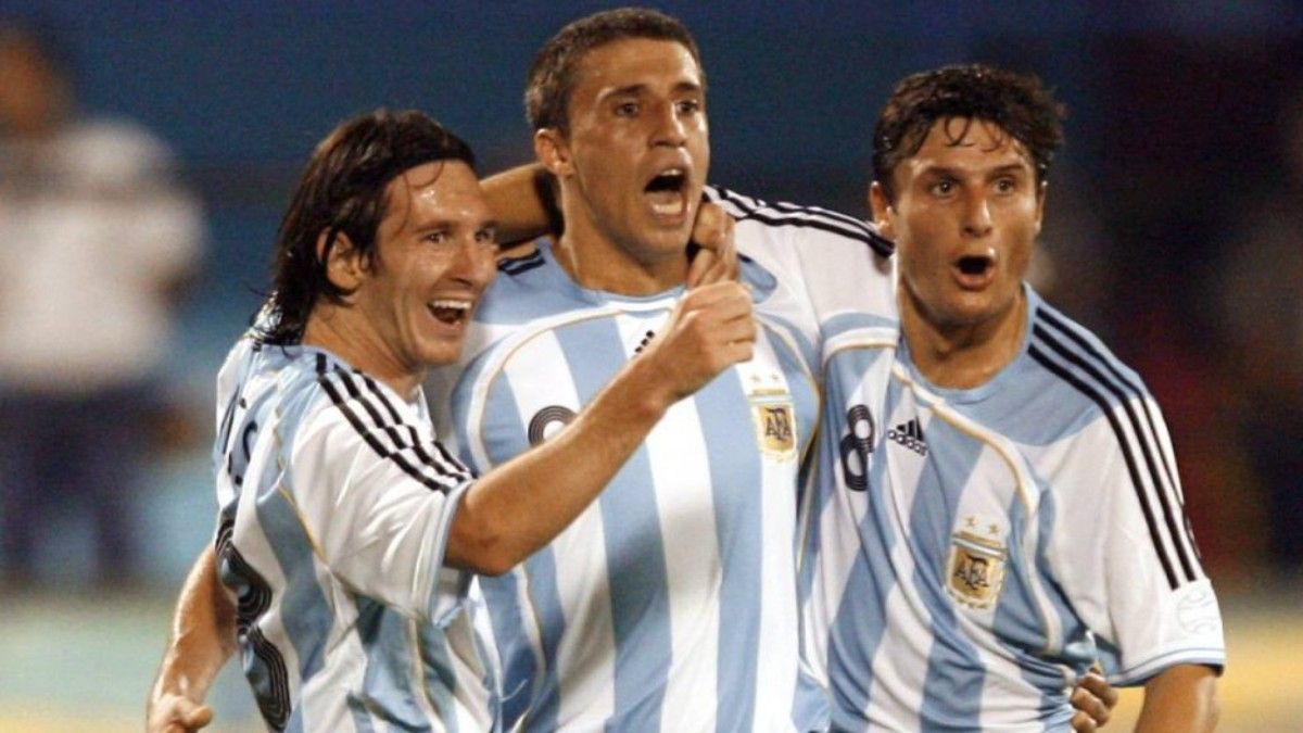 Leo Messi con Hernán Crespo y Zanetti