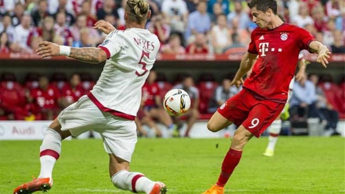 Lewandowski anotó el tercer gol con una gran volea