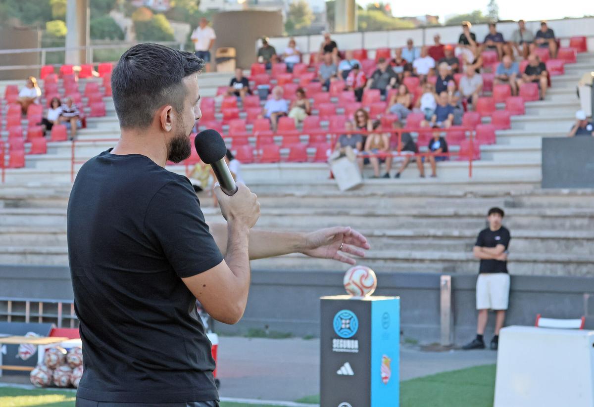 Totes les fotos del partit de Festa Major entre el CE Manresa i L'Hospitalet