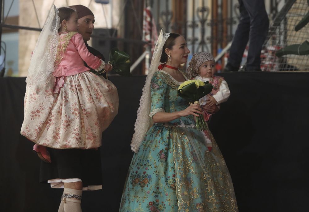 Búscate en la Ofrenda de Sagunt