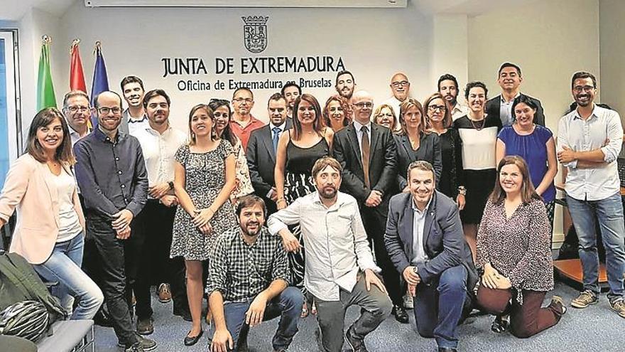 Extremadura define la relación con su ciudadanía en el exterior hasta 2030