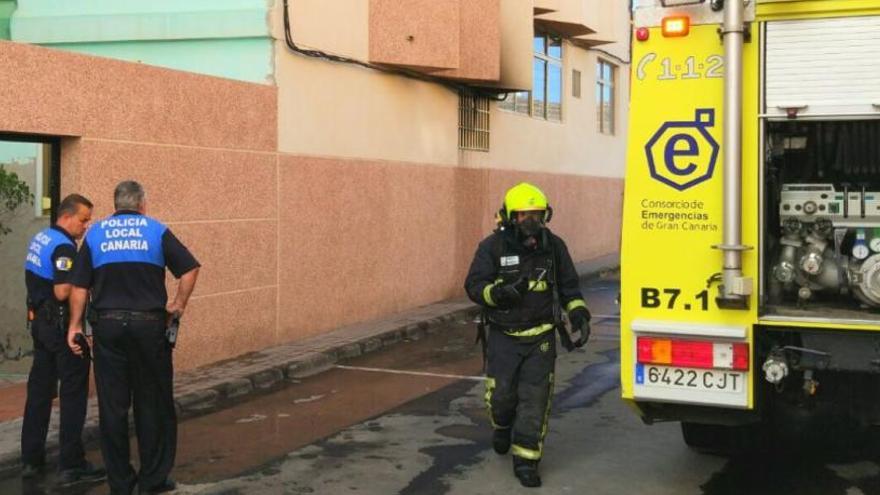 Un incendio calcina una casa en Arucas