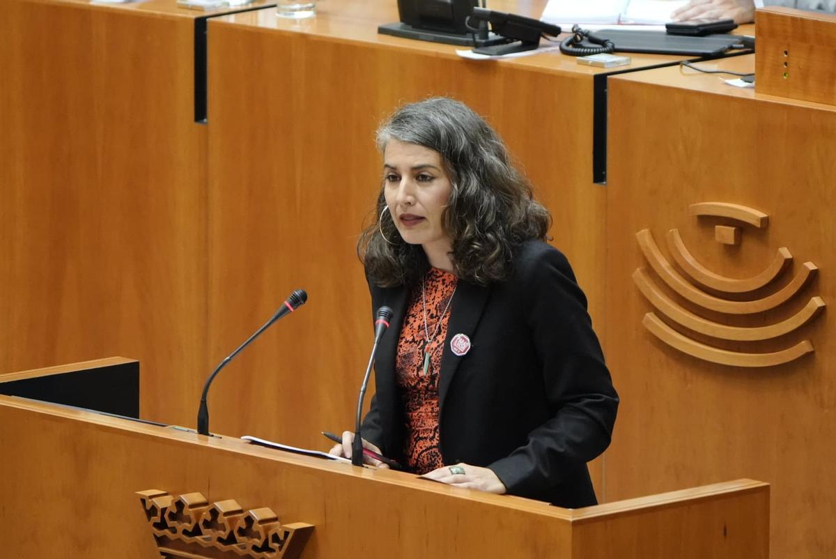 Fotogalería | Segunda sesión del pleno de investidura de María Guardiola en imágenes