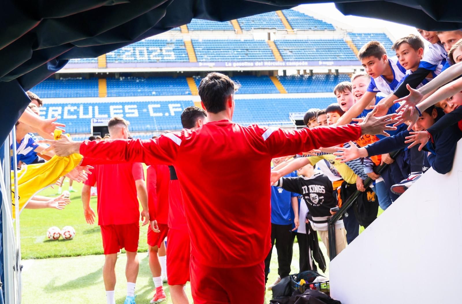 Así ha sido el entrenamiento a puerta abierta del Hércules en Jueves Santo
