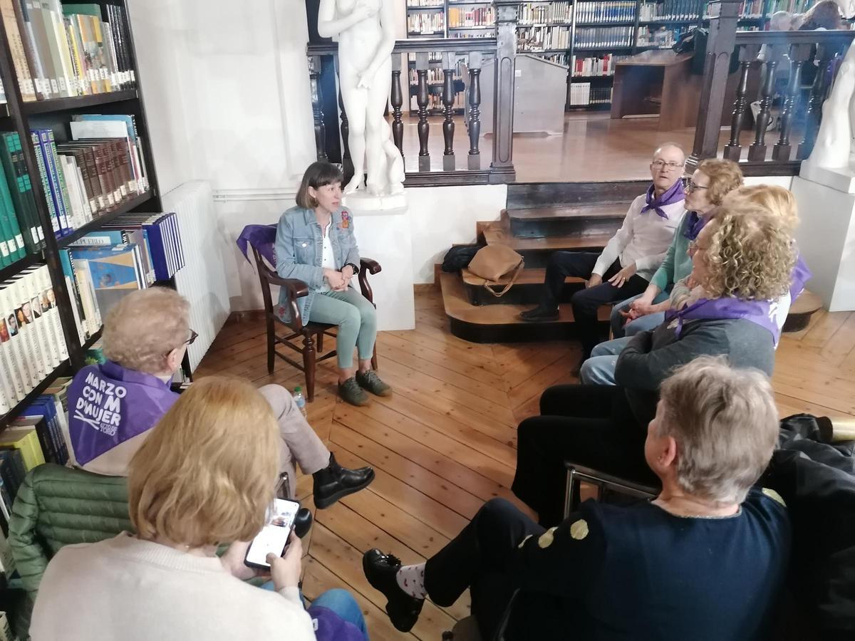 GALERÍA | Toro conmemora el Día de la Mujer con "Bibliotecas Humanas"
