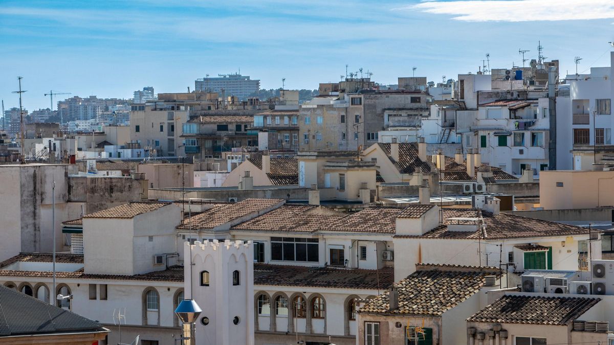 Los API destacan las irregularidades en el mercado inmobiliario de Mallorca.