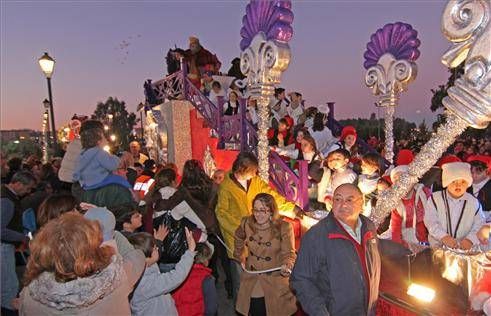 Los Reyes Magos visitan a los niños extremeños