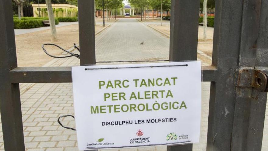 València cierra 10 parques por la alerta amarilla
