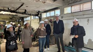 Visita del alcalde de Badalona, Xavier Garcia Albiol, a las obras de reforma de la piscina municipal Mireia Belmonte