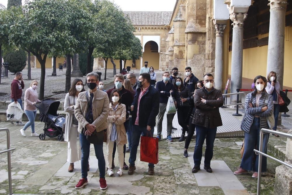 En imágenes, el Vía Crucis de las cofradías