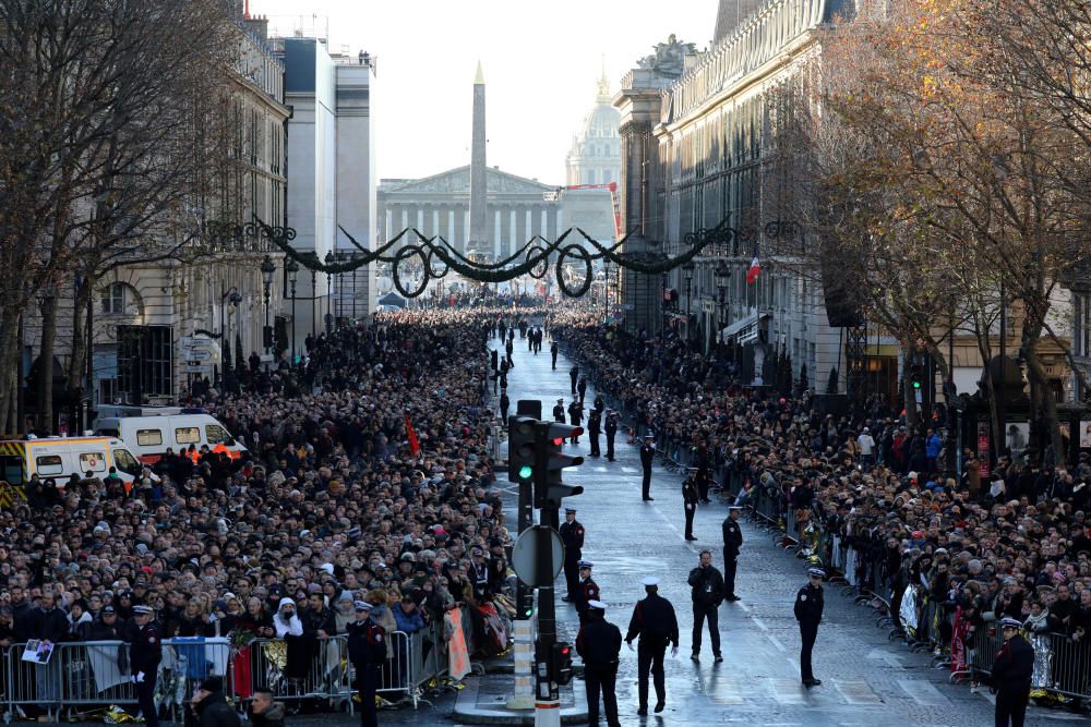 Multitudinario funeral por Johhny Hallyday en París