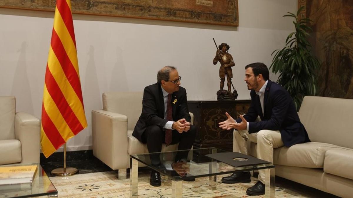 Quim Torra recibe a Alberto Garzón en el Palau de la Generalitat