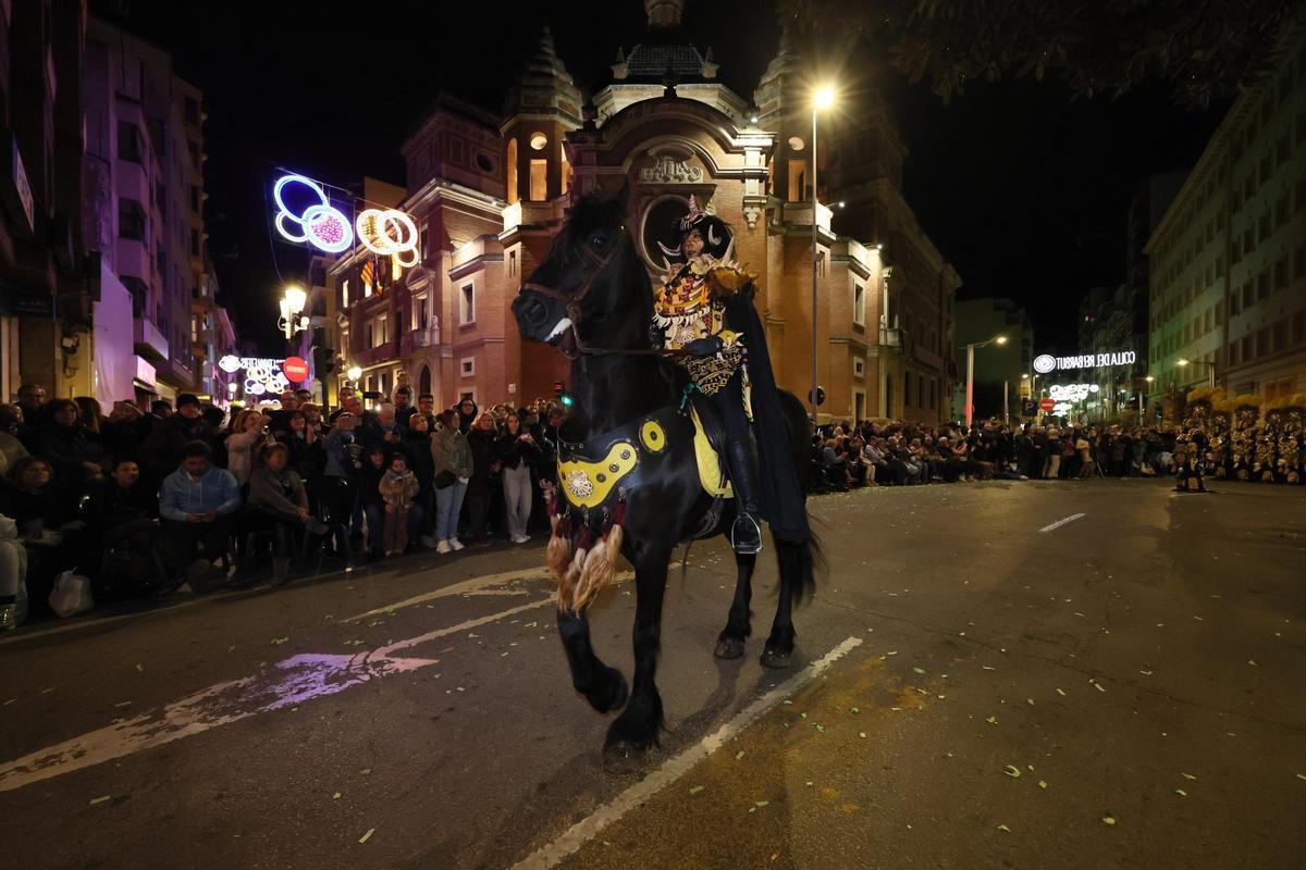 Las imágenes del desfile extraordinario del 50 aniversario de Moros d'Alquería