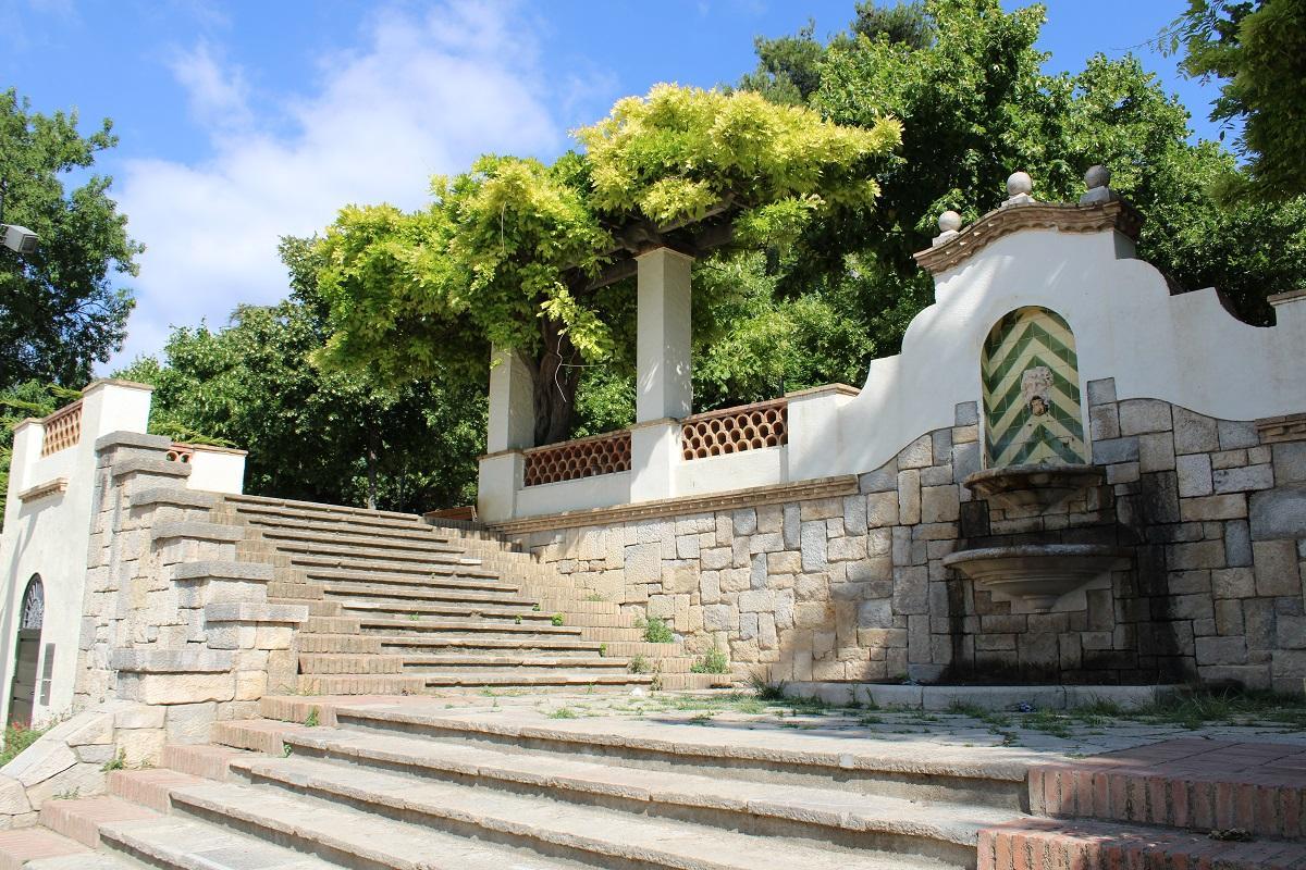 L'escalinata principal del Parc Bosc de Figueres
