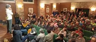 Os veciños de Aguiño volven á rúa para esixir máis médicos