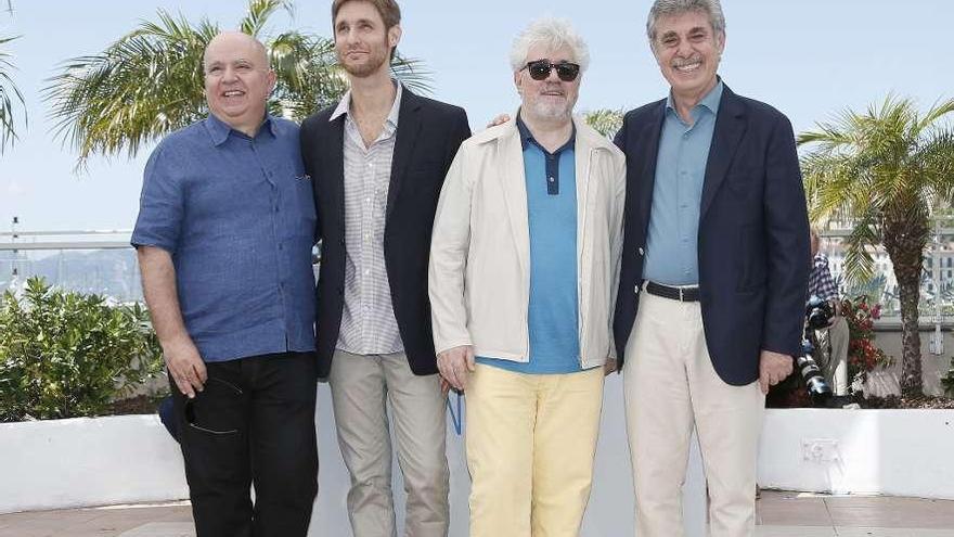 Almodóvar llega a Cannes con &quot;Relatos salvajes&quot;