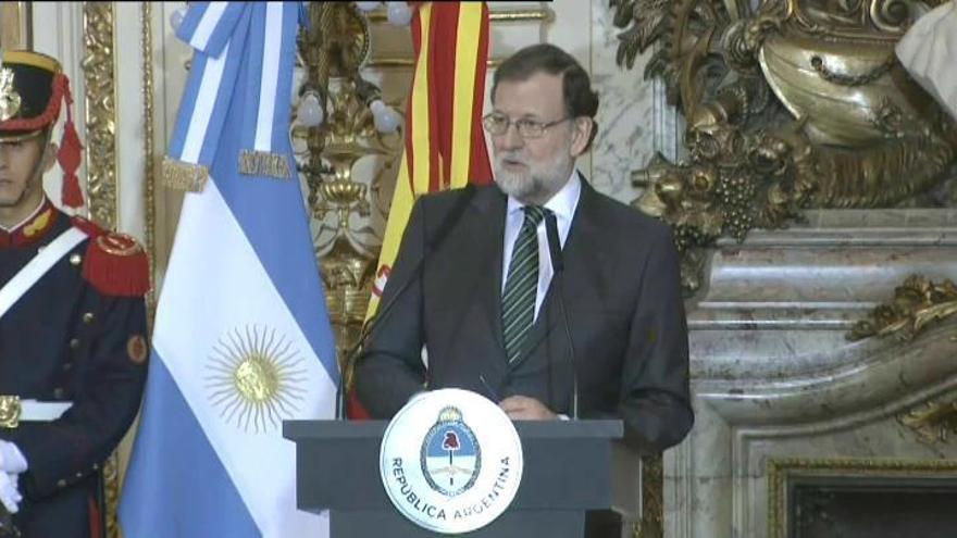 Rajoy sobre las exigencias de dimisión a Cifuentes: "Yo no amenazo ni advierto a nadie"