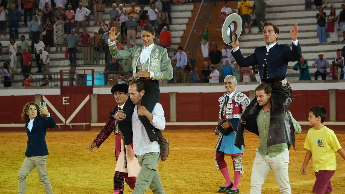 Triunfos de Lea Vicens y Sebastián Fernández, que abren la Puerta del Gallo de Pozoblanco