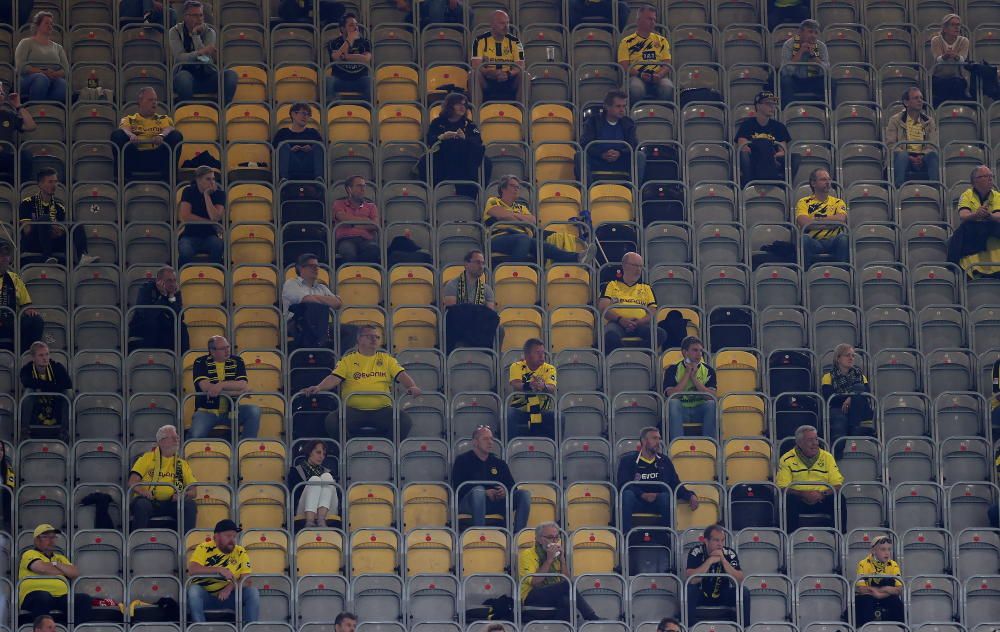 El público vuelve a los estadios de fútbol en Alemania