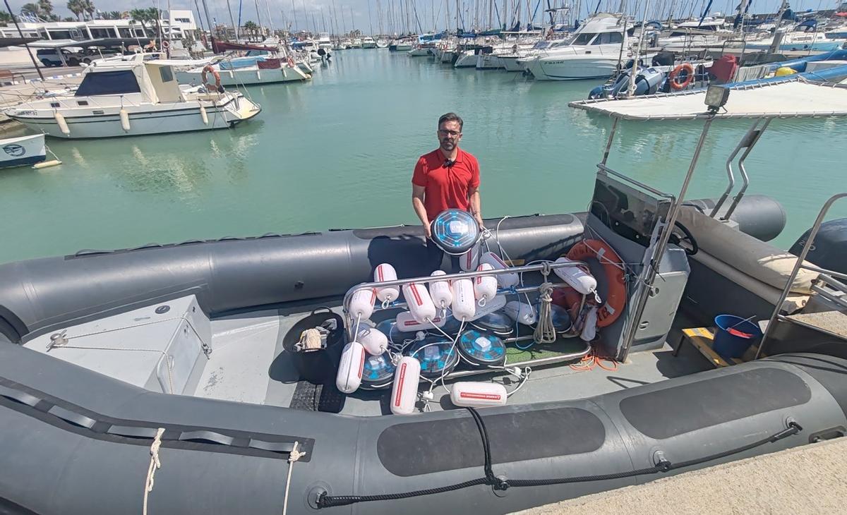 Así ha sido la instalación de boyas en el Port de Sagunt