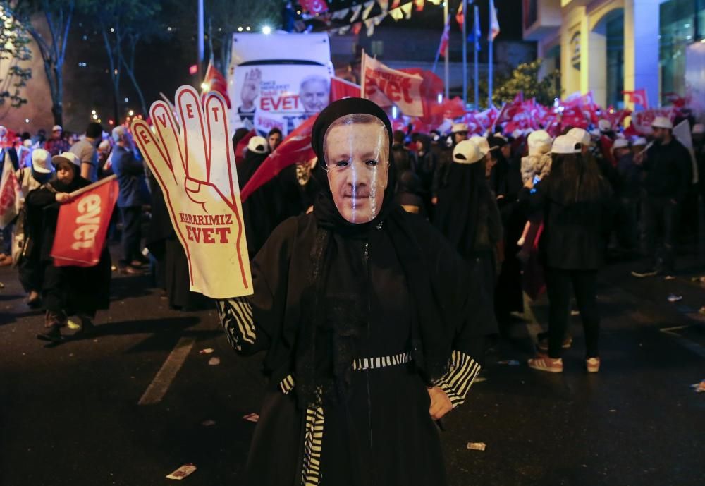 Erdogan gana el referéndun constitucional en Turquía