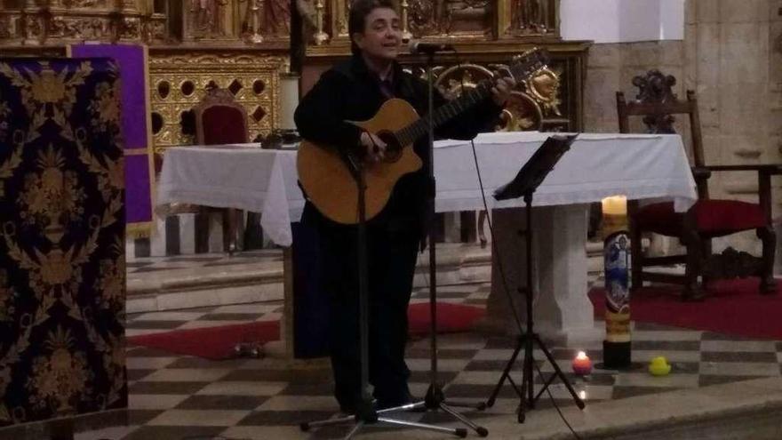 Fabiola Torrero despliega su arte en la iglesia de San Julián