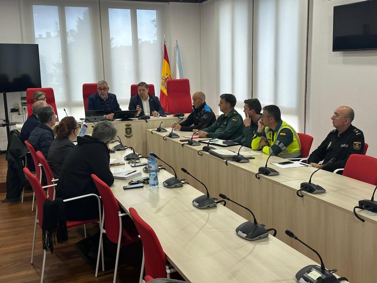 Los datos se anunciaron en la Junta de Gobierno Local copresidida por Blas García y Julio Abalde, en el centro.