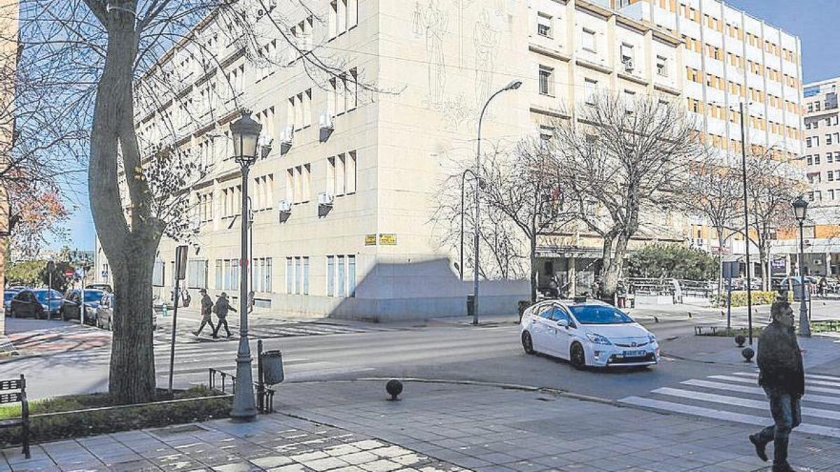 La fachada de la Audiencia Provincial de Badajoz, donde se juzgará al acusado el día 26.