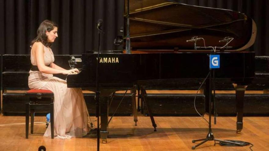 La pianista viguesa Paula Ríos, durante un concierto. // RTVG