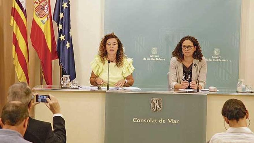 Cladera compareció ayer con Pilar Costa para explicar la reunión con Montoro de esta semana.